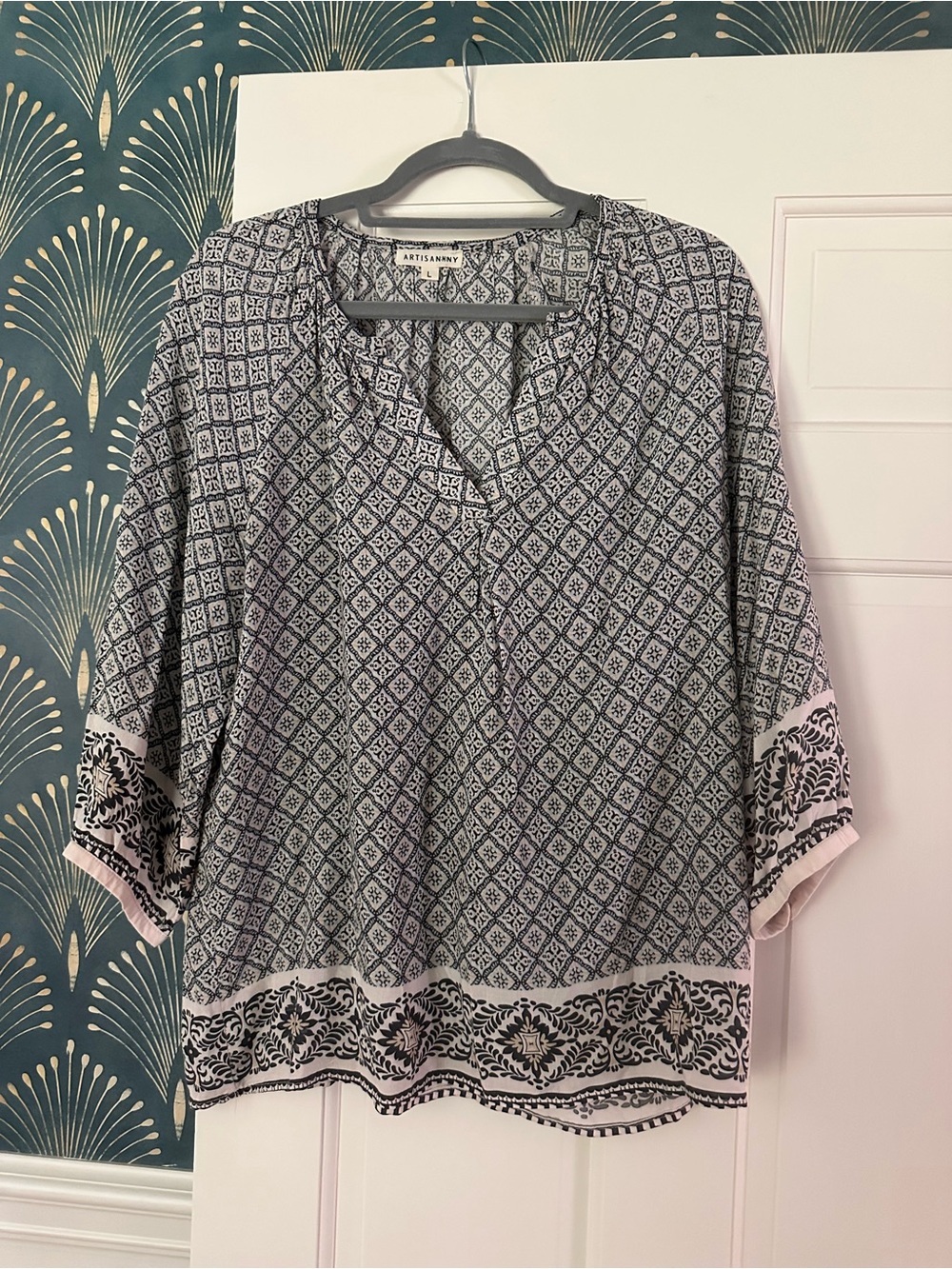 Artisan NY Women's Printed Blouse L